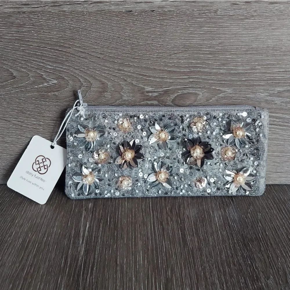 Daisy Fuentes Silver Color Beaded Sequin Jewelry Bag Cosmetic Pouch